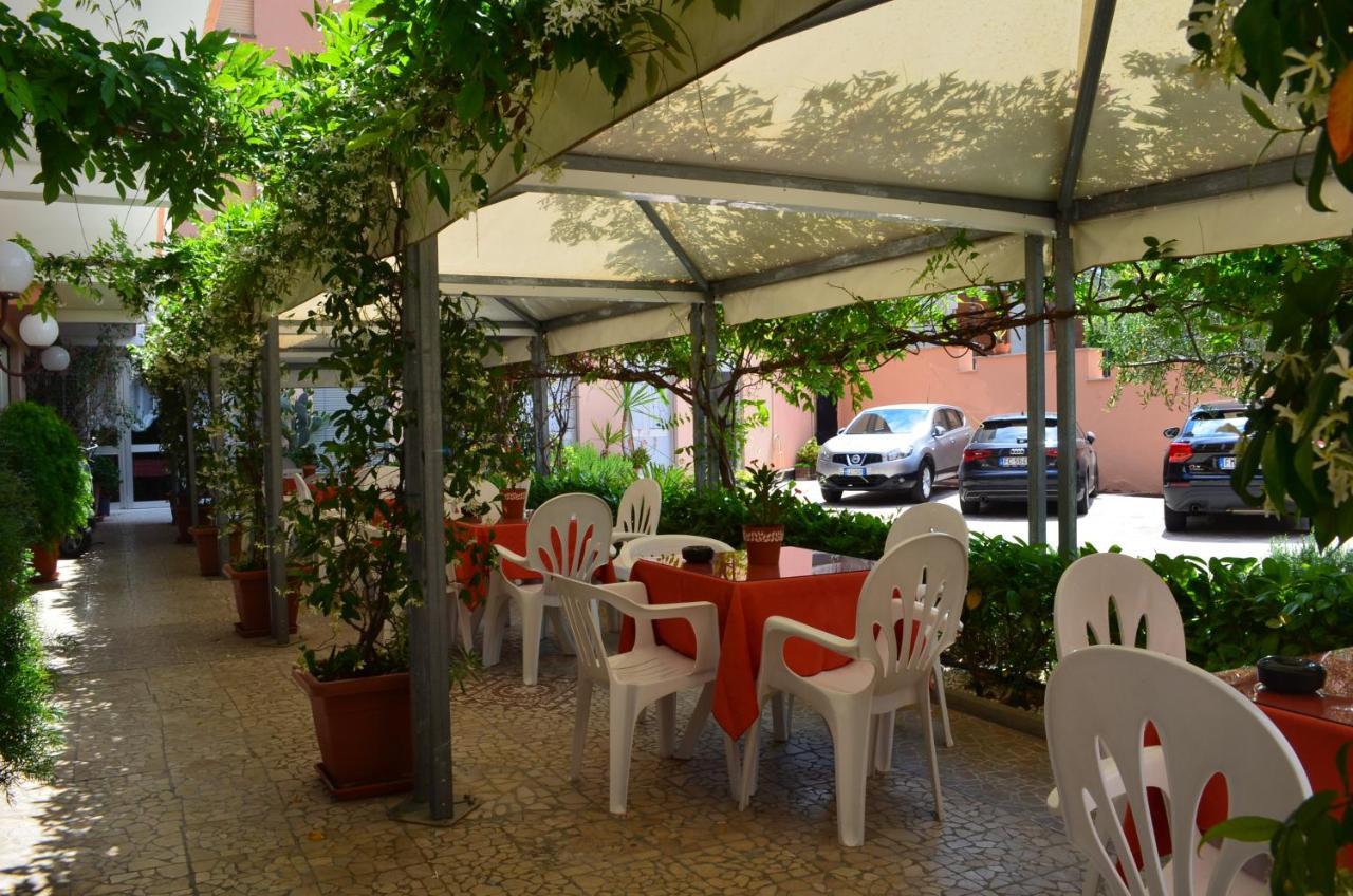 Hotel I Due Gabbiani Citr 9006 Marina dʼMarina dʼAndora Екстериор снимка