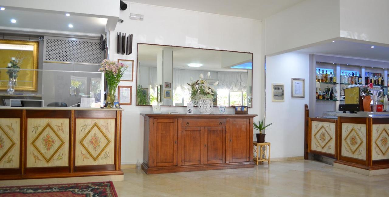 Hotel I Due Gabbiani Citr 9006 Marina dʼMarina dʼAndora Екстериор снимка