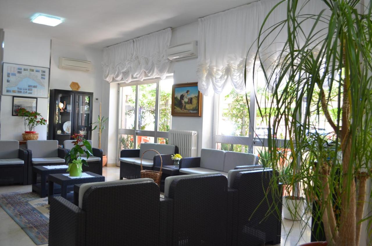 Hotel I Due Gabbiani Citr 9006 Marina dʼMarina dʼAndora Екстериор снимка
