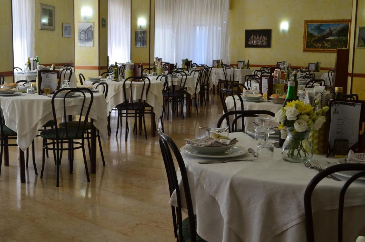 Hotel I Due Gabbiani Citr 9006 Marina dʼMarina dʼAndora Екстериор снимка