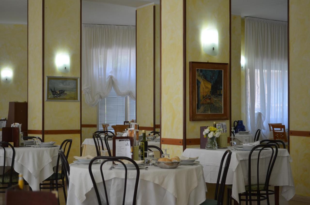 Hotel I Due Gabbiani Citr 9006 Marina dʼMarina dʼAndora Екстериор снимка