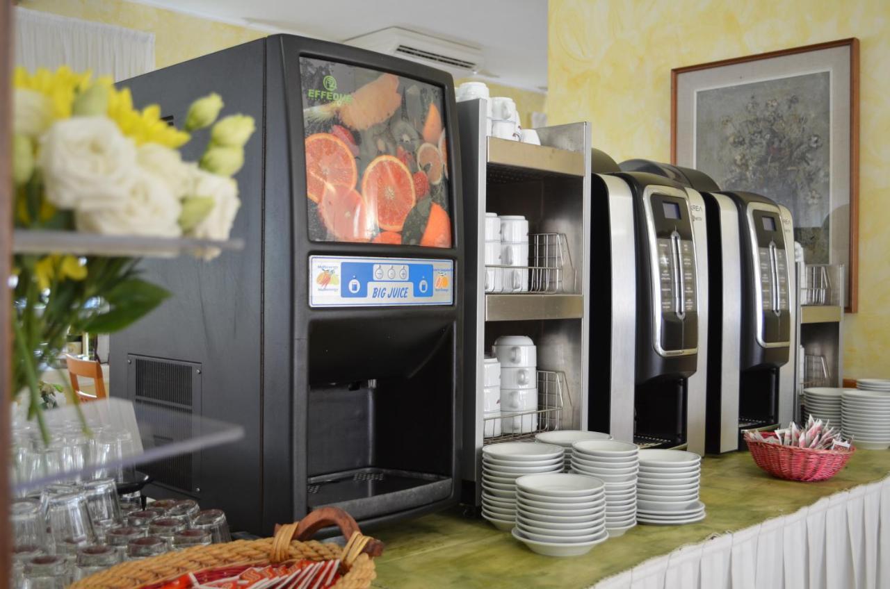 Hotel I Due Gabbiani Citr 9006 Marina dʼMarina dʼAndora Екстериор снимка