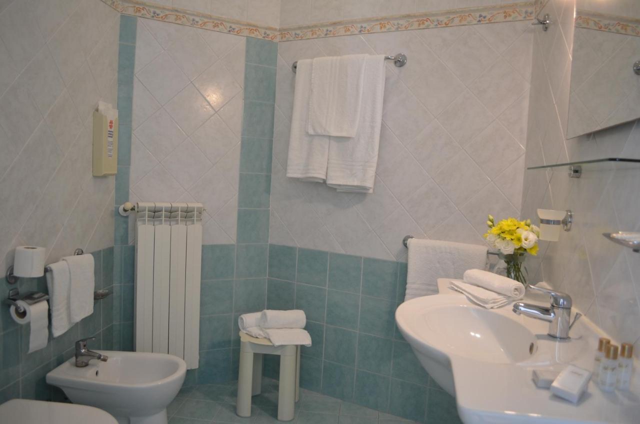 Hotel I Due Gabbiani Citr 9006 Marina dʼMarina dʼAndora Екстериор снимка